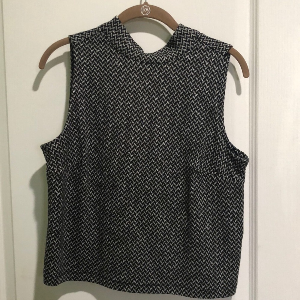 Banana Republic sleeveless top size Small